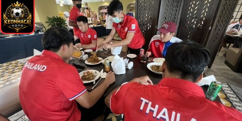 Bữa tiệc gây tranh cãi và phản ứng của dư luận