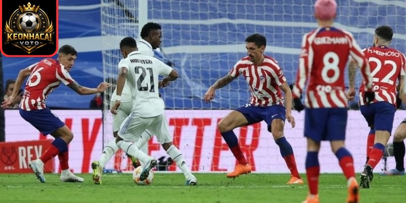 Real thắng ngược derby Madrid: Vinicius tỏa sáng rực rỡ, HLV Arbeloa ghi dấu ấn chiến thuật 1 Vinicius bùng nổ, định đoạt cục diện trận derby